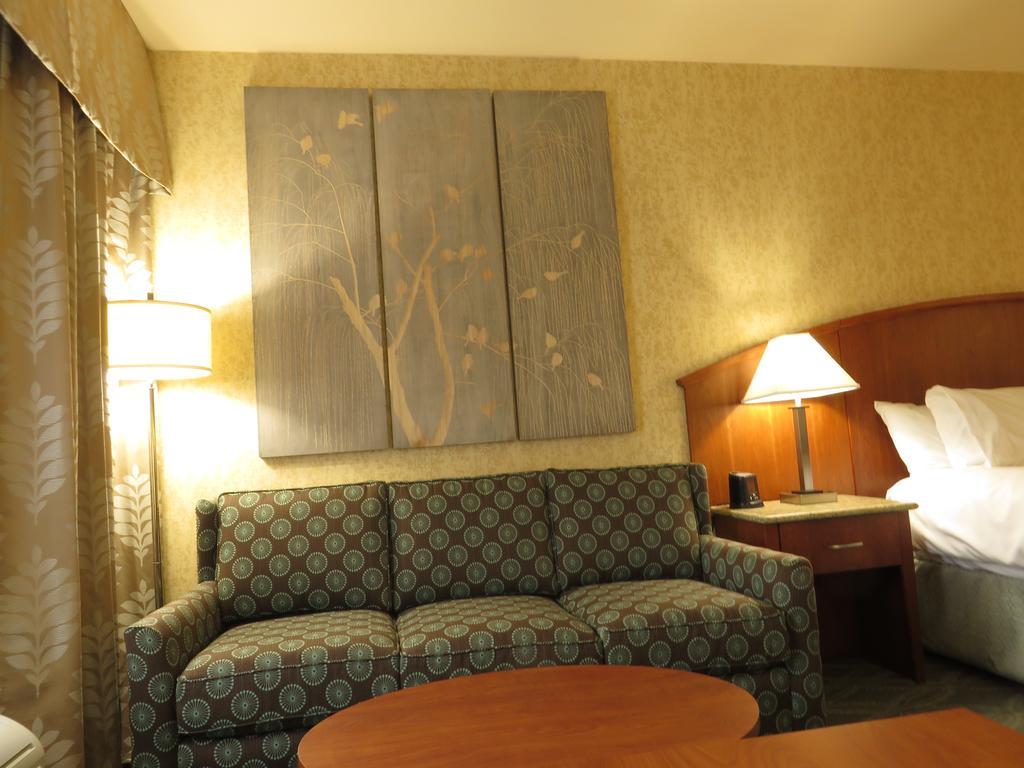 Wingate By Wyndham Elkins Hotel Room photo
